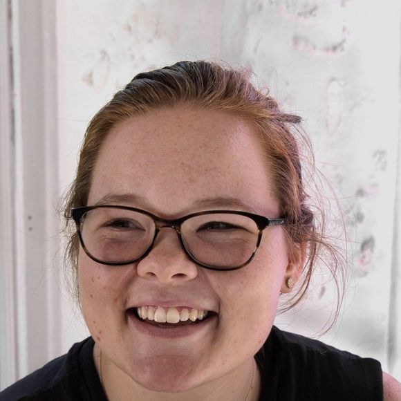 Meet your Posher, Katey - Picture 1 of 1